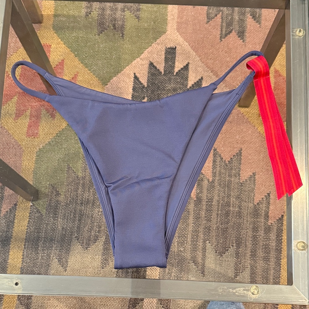 Left on Friday - Skinny dip bottom